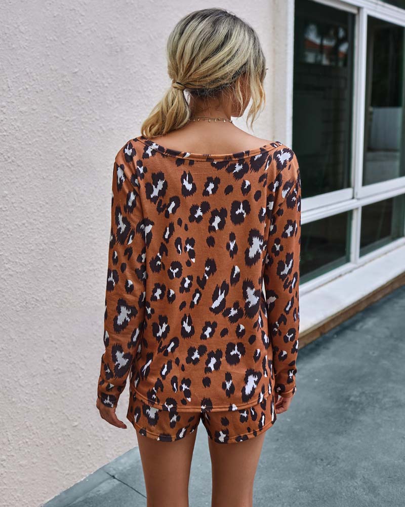 Pajama Set for Women with Leopard Print